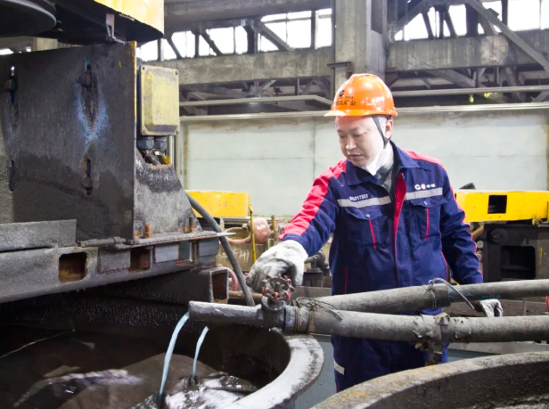 紅色錫都丨華錫有色勞模 劉永興：扎根一線守初心 精準(zhǔn)調(diào)控創(chuàng)佳績(jī)